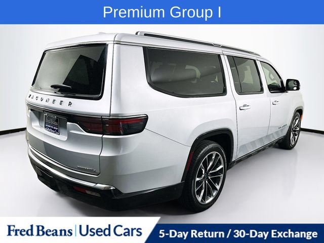 Used 2023 Jeep Wagoneer L Series III w/ Premium Group I AWD/4WD image 10
