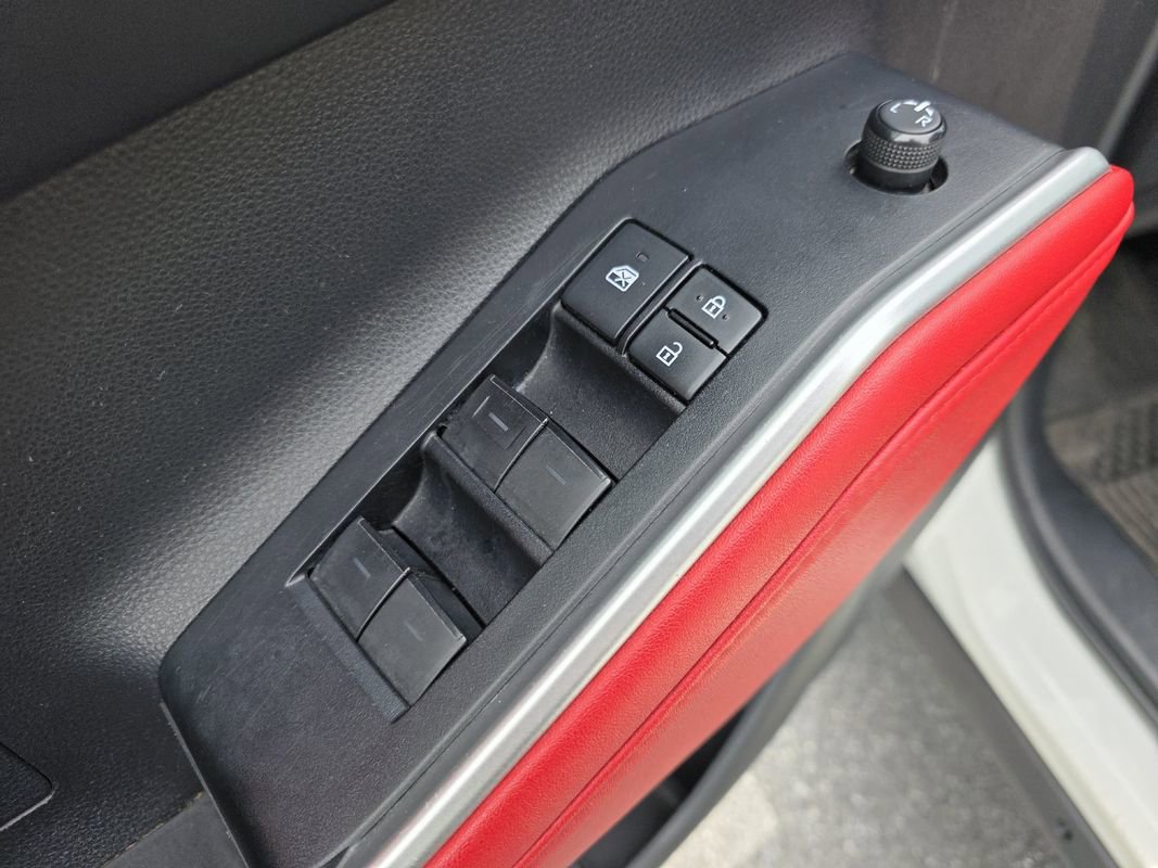 Used 2021 Toyota Highlander XSE AWD/4WD image 23