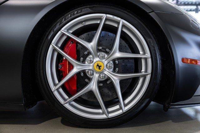 Used 2014 Ferrari F12 Berlinetta RWD image 31