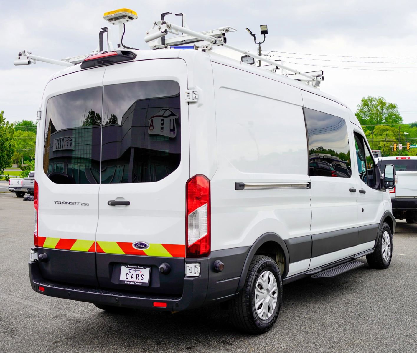 Used 2018 Ford Transit 250 148 Medium Roof w/ Exterior Upgrade Package RWD image 6