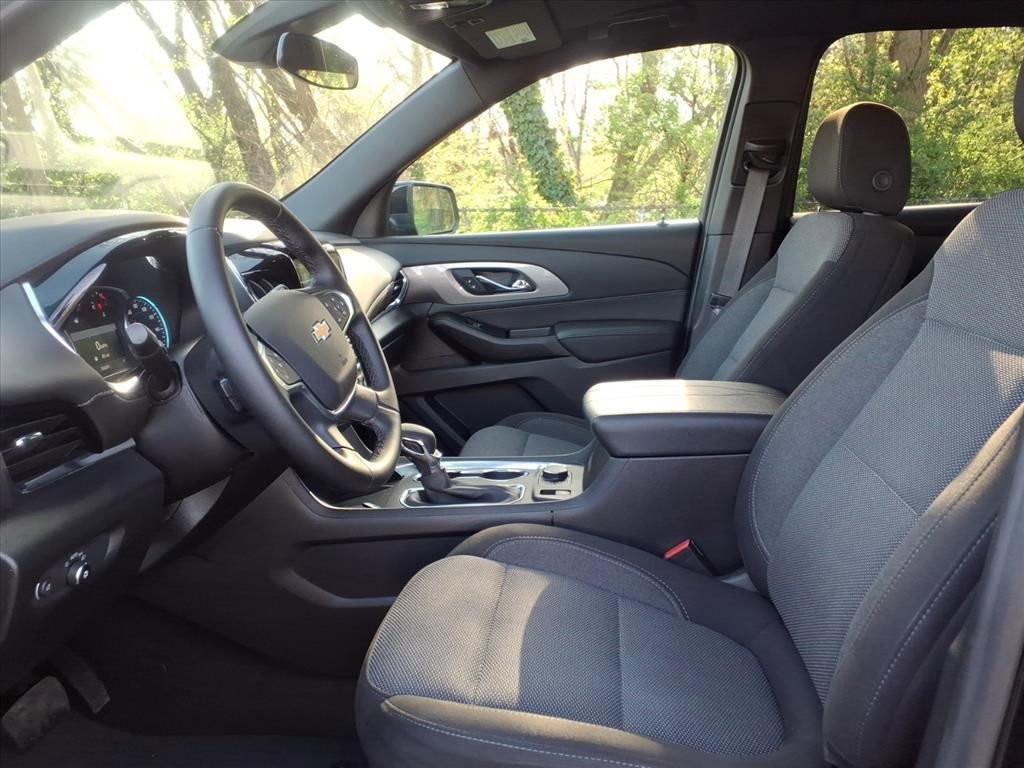 Used 2023 Chevrolet Traverse LT image 11