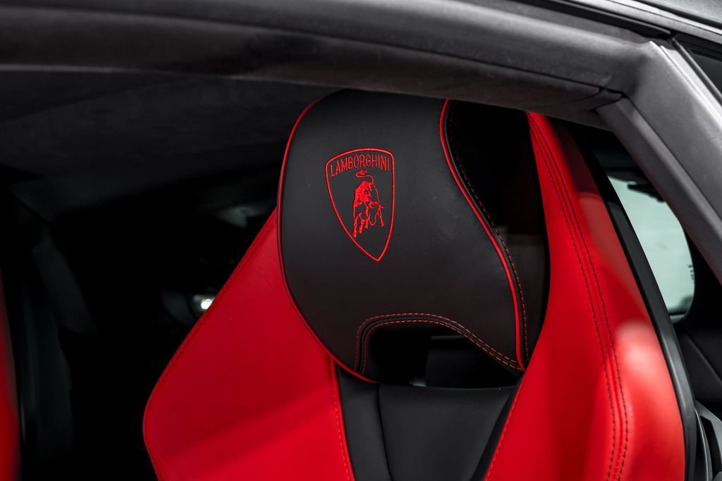 Used 2021 Lamborghini Huracan EVO RWD image 20