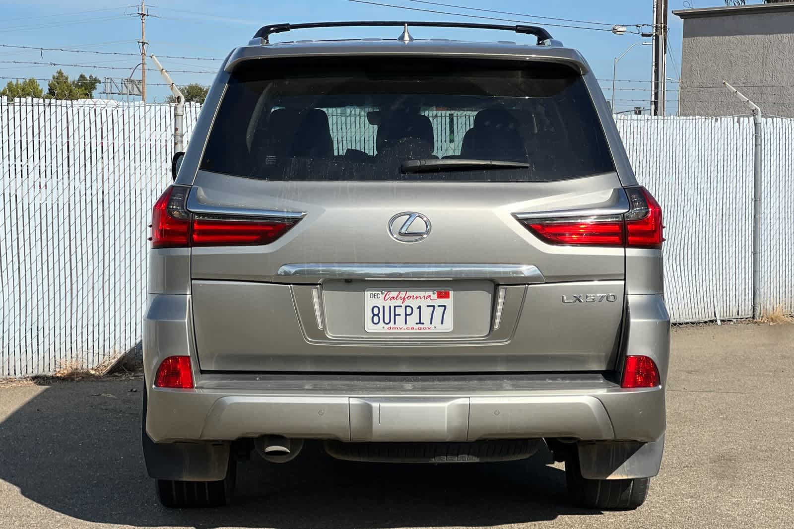 Used 2021 Lexus LX 570 4WD w/ Luxury Package image 4
