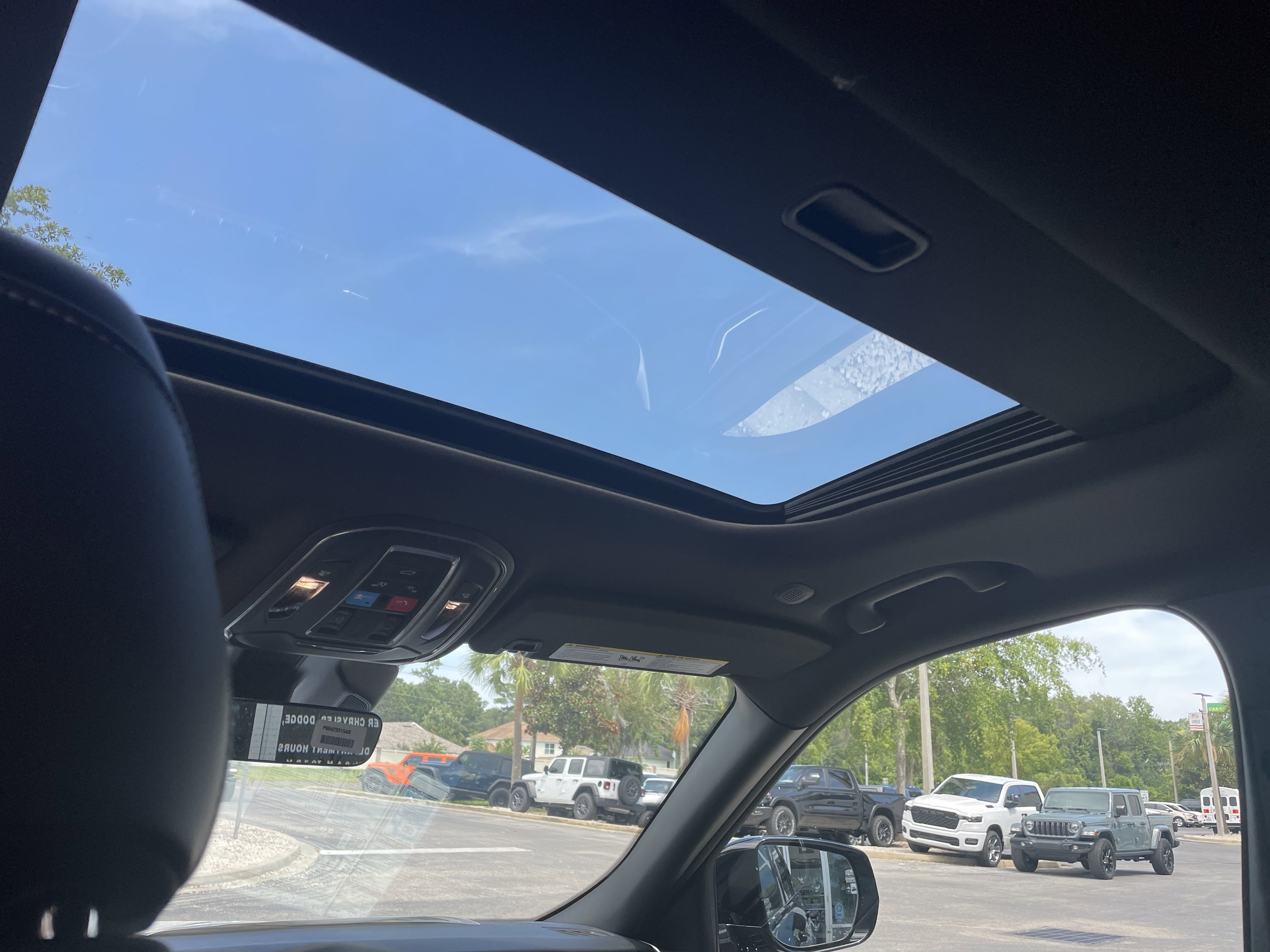 New 2025 Jeep Grand Cherokee Altitude image 41