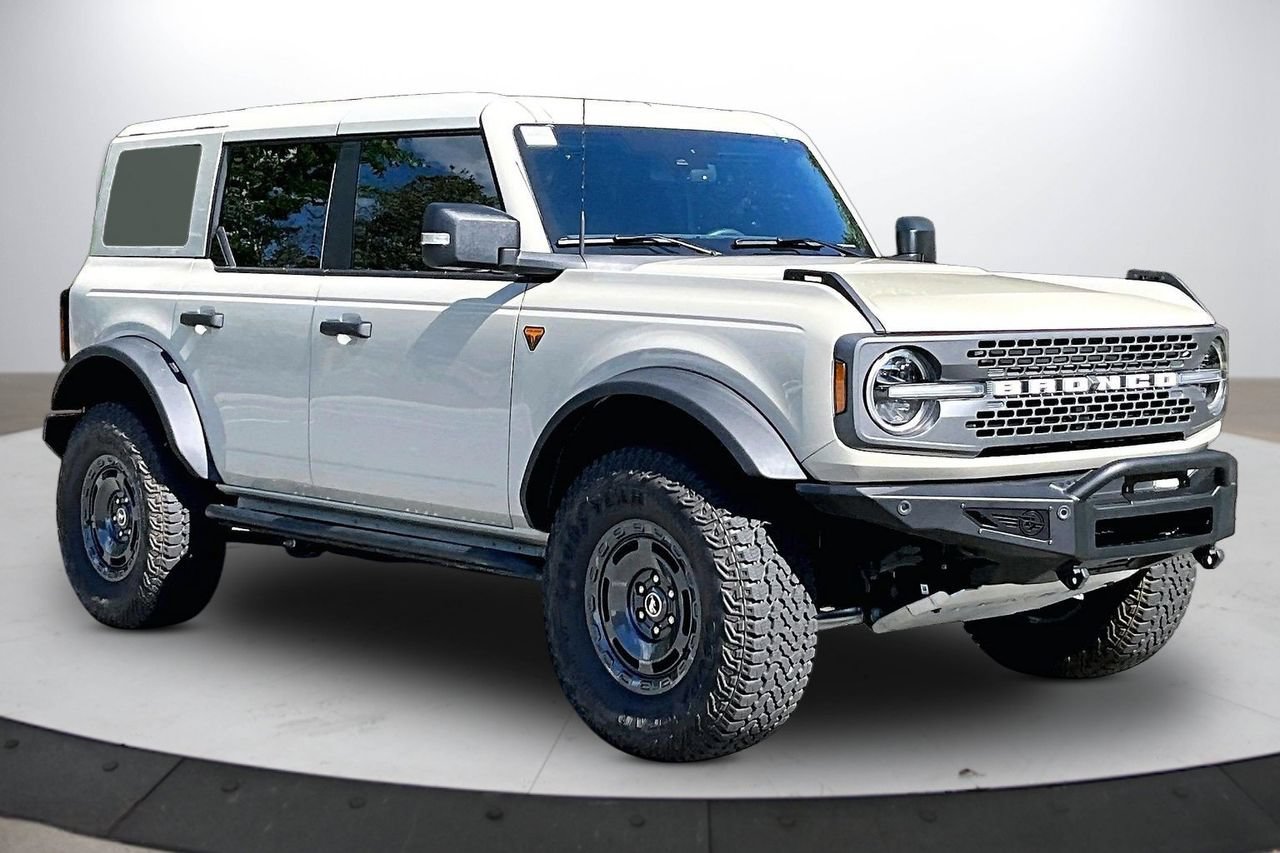 Used 2025 Ford Bronco Badlands AWD/4WD image 2