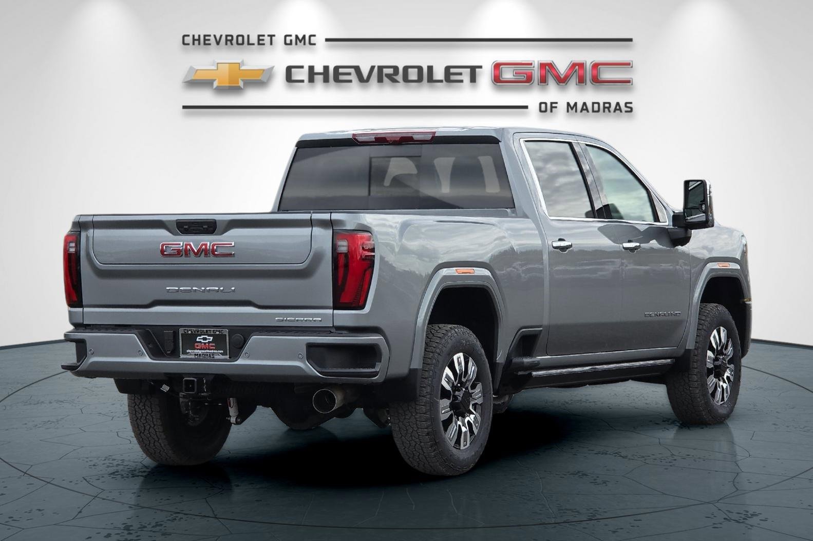 New 2026 GMC Sierra 2500 Denali w/ Denali Reserve Package image 3