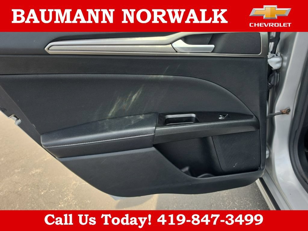 Used 2017 Ford Fusion SE w/ Fusion SE Technology Package FWD image 49