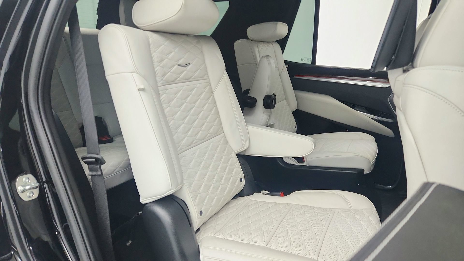 Certified 2025 Cadillac Escalade Sport Platinum w/ LPO, Floor Liner Package AWD/4WD image 27