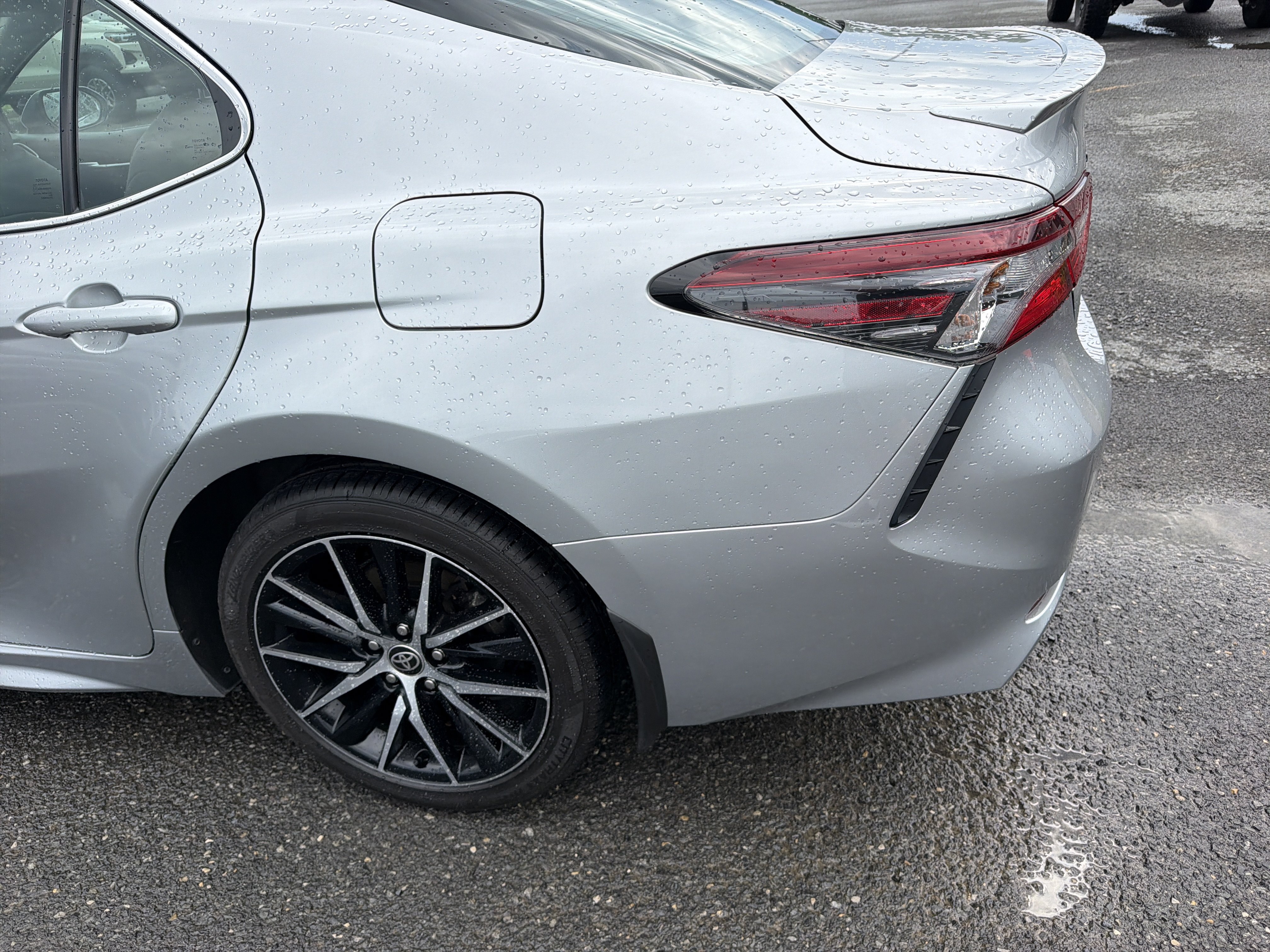 Used 2024 Toyota Camry SE w/ Cold Weather Package AWD/4WD image 7