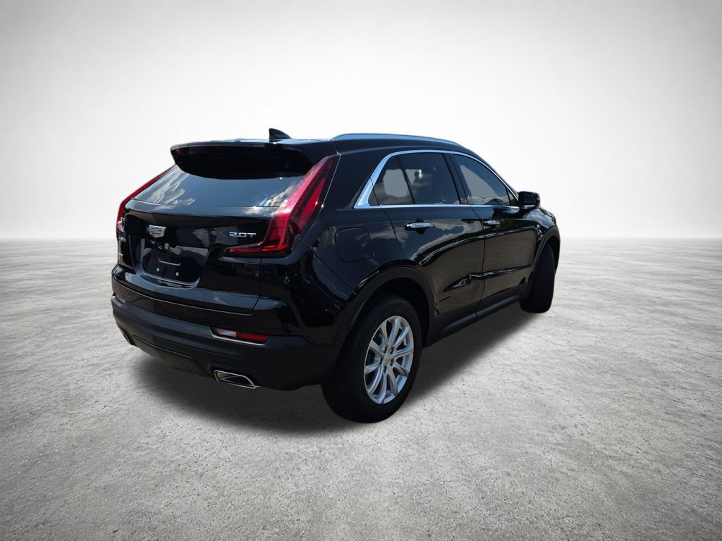 Used 2019 Cadillac XT4 Luxury w/ Cold Weather Package AWD/4WD image 8