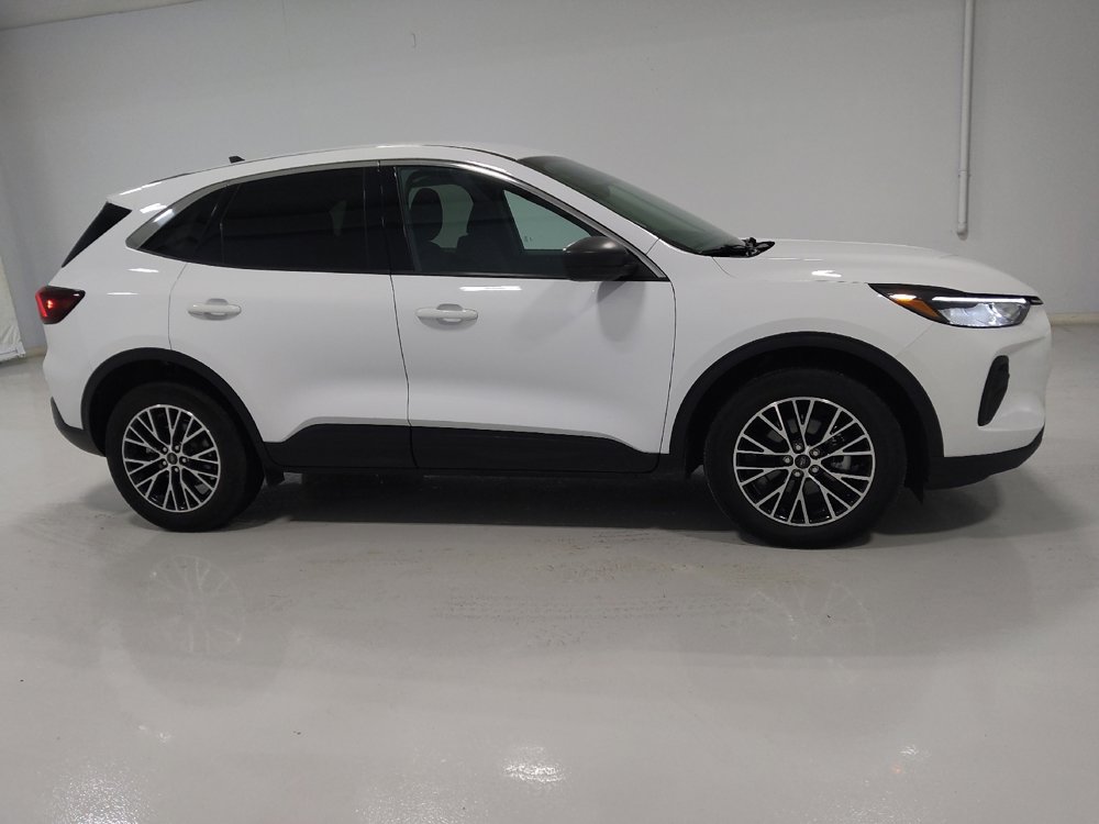 Used 2023 Ford Escape Active image 11