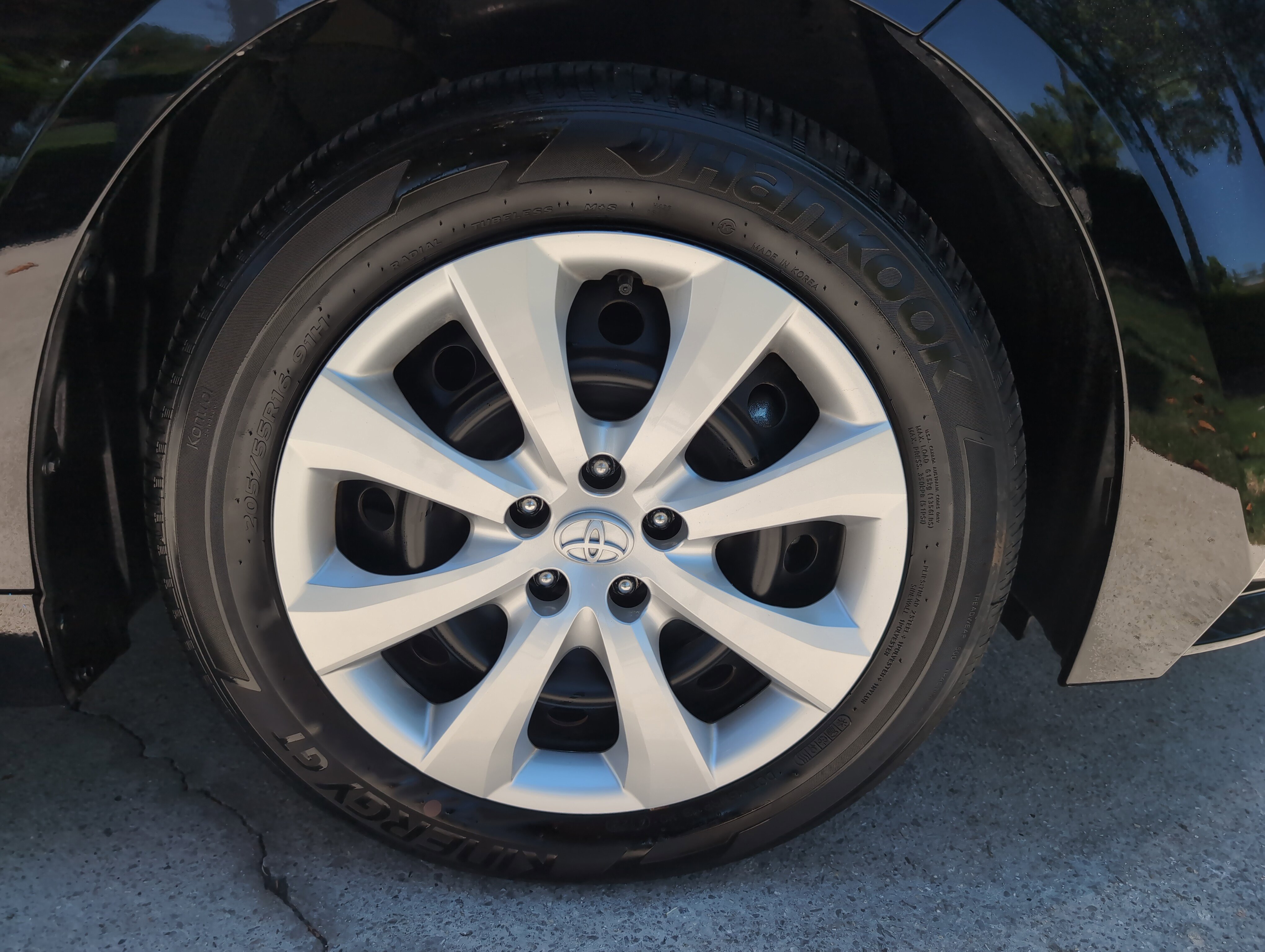 Certified 2024 Toyota Corolla LE FWD image 13