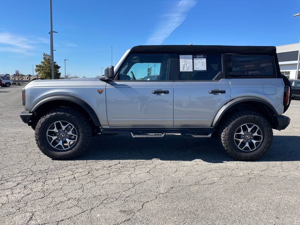 Used 2024 Ford Bronco Badlands image 4