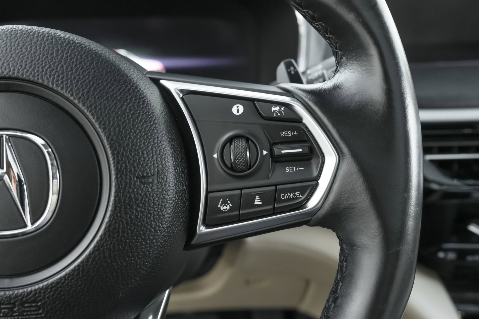 Used 2022 Acura MDX FWD image 19