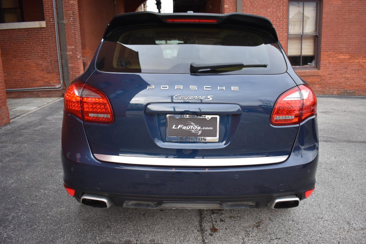 Used 2014 Porsche Cayenne S AWD/4WD image 4