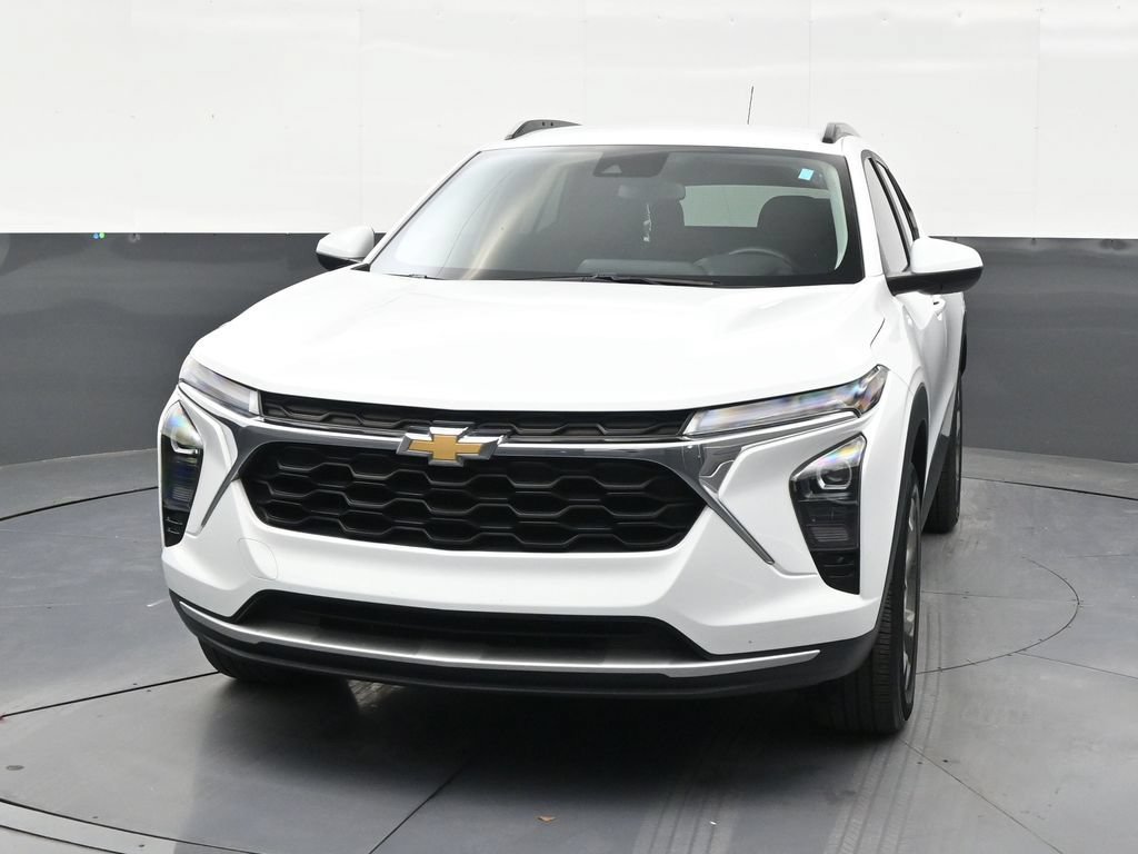 Used 2024 Chevrolet Trax LT w/ Driver Confidence Package FWD image 8