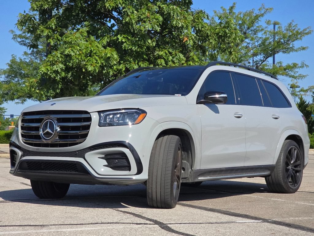Used 2024 Mercedes-Benz GLS 580 4MATIC image 12
