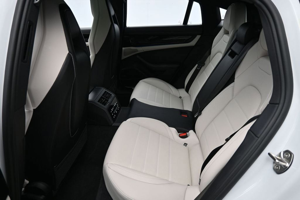 Certified 2025 Porsche Panamera 4S AWD/4WD image 7