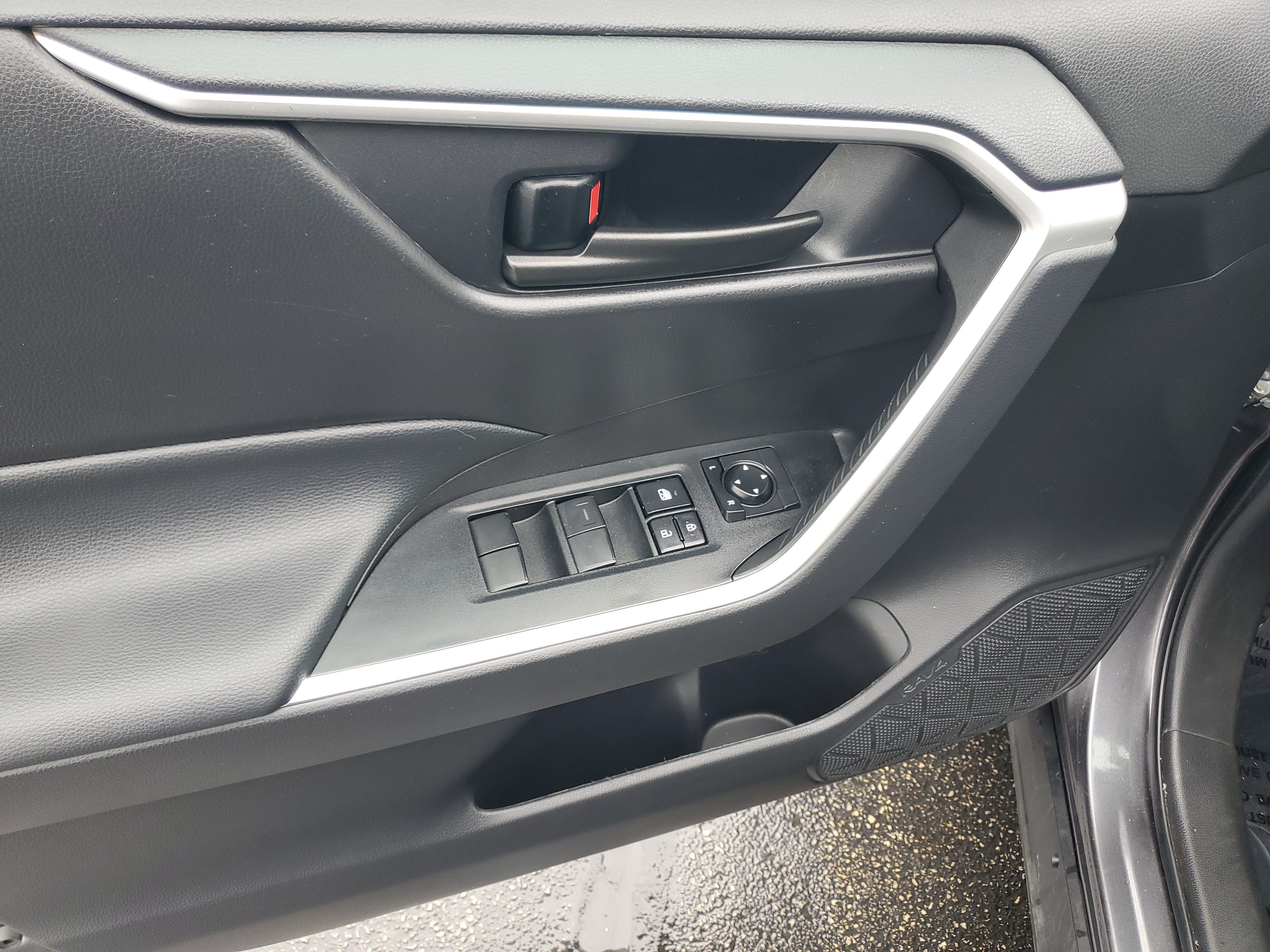 Certified 2024 Toyota RAV4 LE AWD/4WD image 19