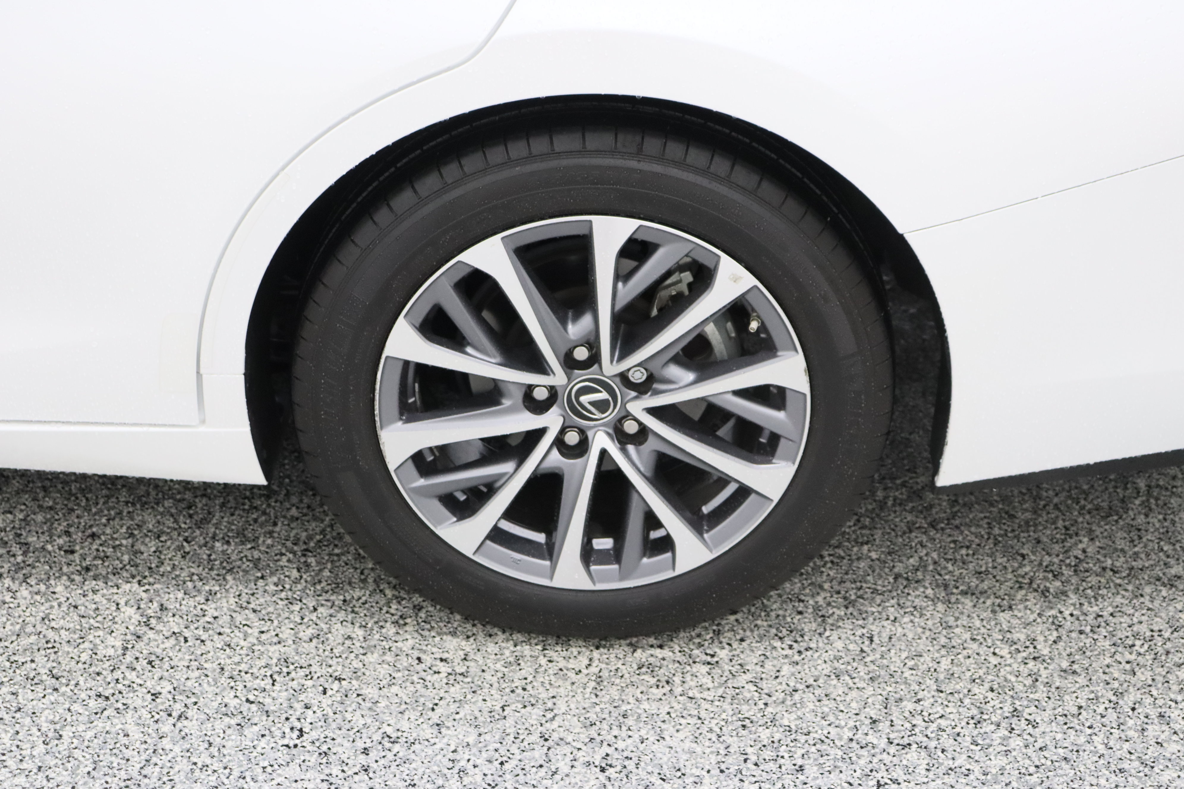 Used 2024 Lexus ES 350 w/ Accessory Package (Z1) FWD image 10