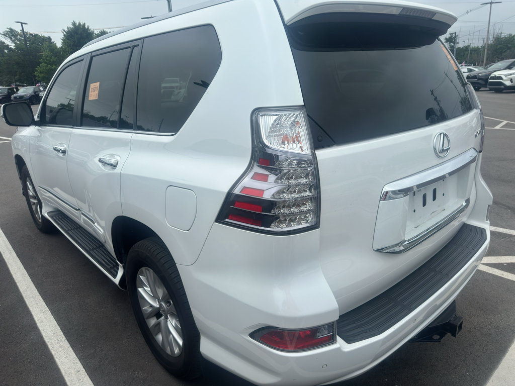 Used 2016 Lexus GX 460 w/ Premium Package AWD/4WD image 3