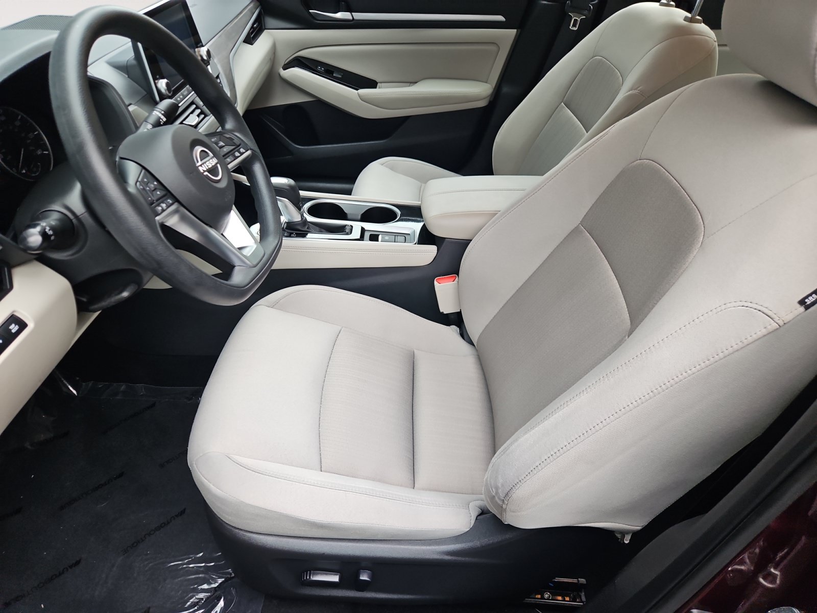 Used 2023 Nissan Altima 2.5 SV AWD/4WD image 9