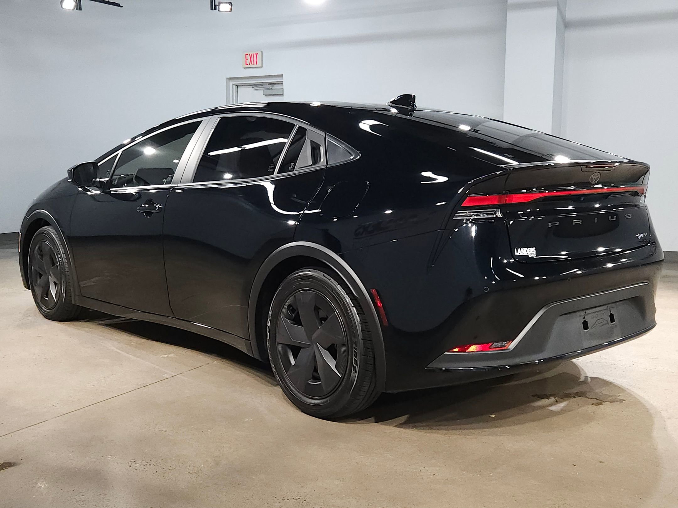 Used 2023 Toyota Prius LE image 5