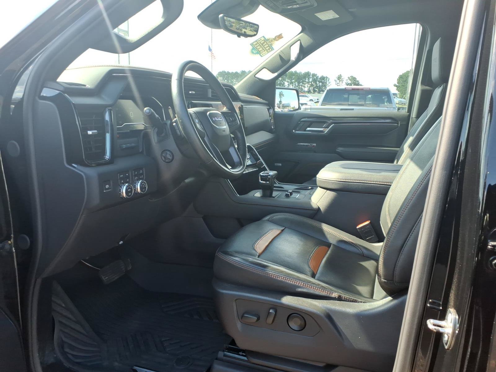 Used 2024 GMC Sierra 1500 AT4 w/ Technology Package AWD/4WD image 20