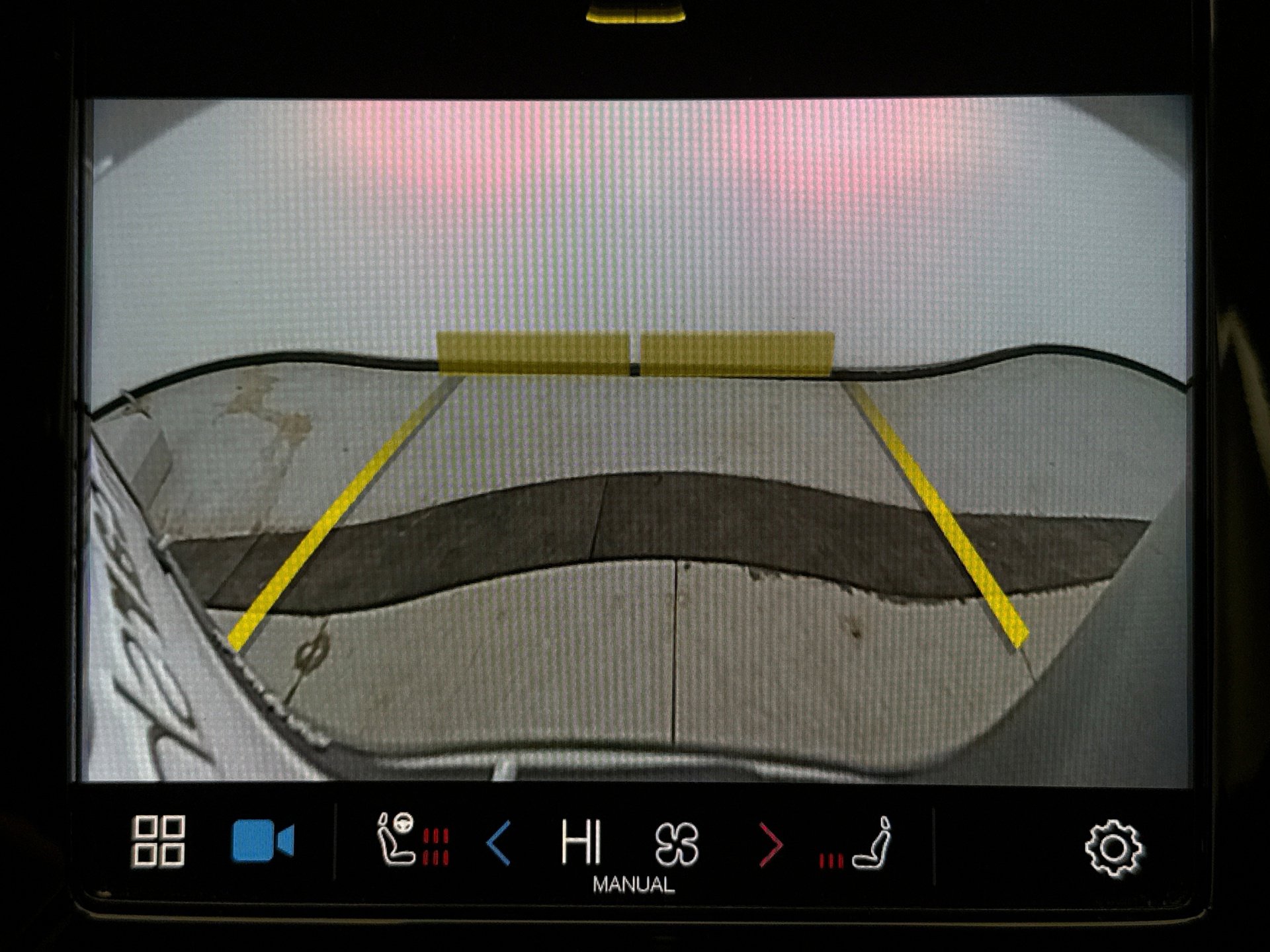 Used 2023 Volvo XC90 B6 Plus image 16