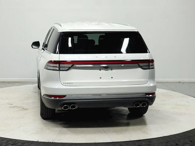 Used 2023 Lincoln Aviator AWD image 7