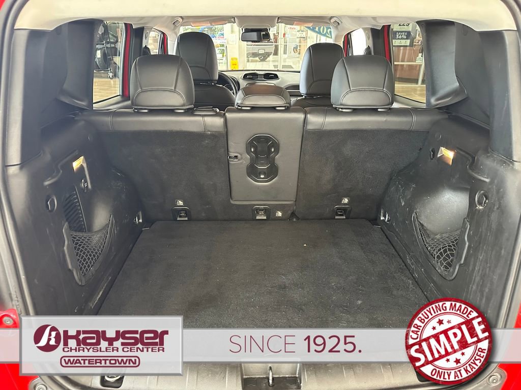 Used 2017 Jeep Renegade Trailhawk w/ Premium Trailhawk Package image 32