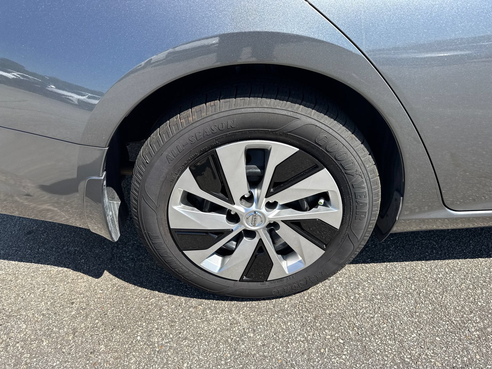 Used 2022 Nissan Altima 2.5 S FWD image 17