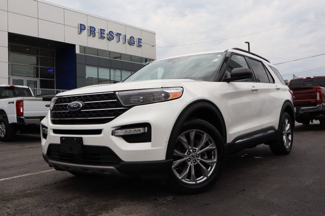 Used 2023 Ford Explorer XLT w/ Equipment Group 202A AWD/4WD image 3