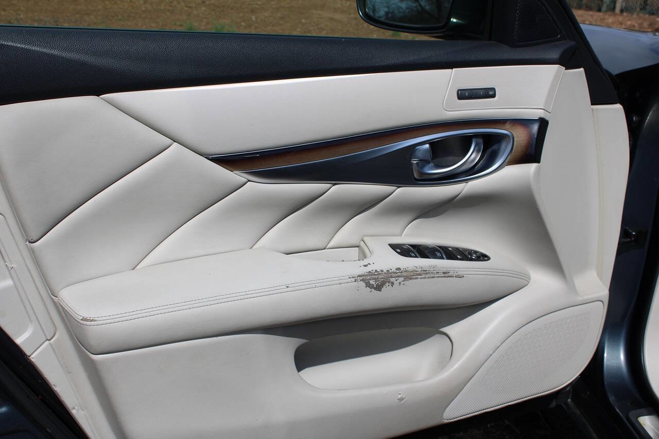 Used 2011 INFINITI M37 x w/ Deluxe Touring Pkg image 14