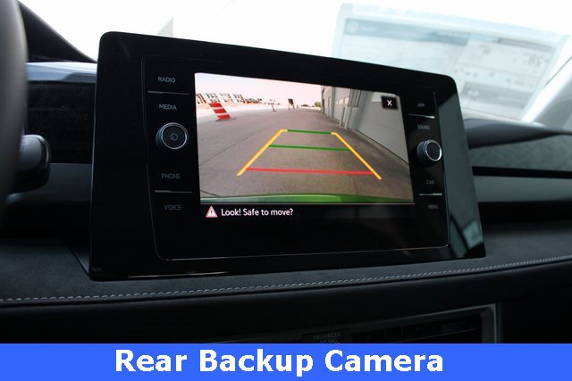 New 2025 Volkswagen Taos SE image 3