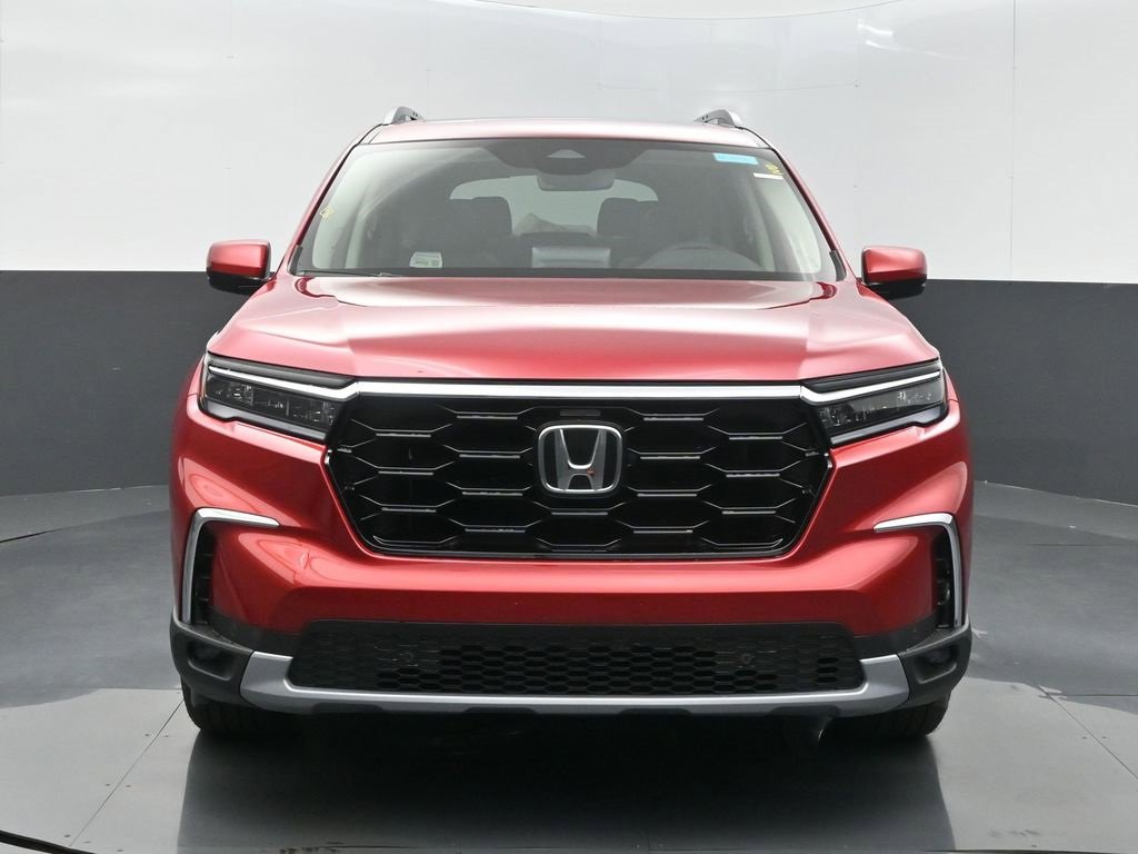 New 2025 Honda Pilot Touring image 4