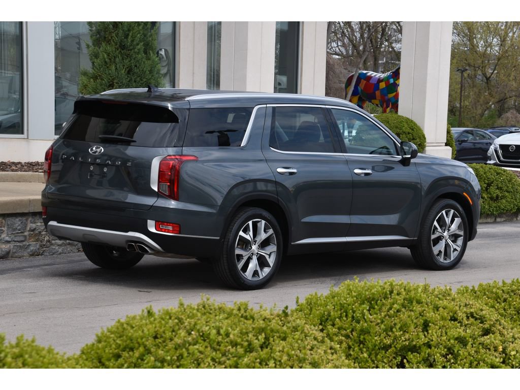 Used 2022 Hyundai Palisade SEL w/ Premium Package FWD image 4