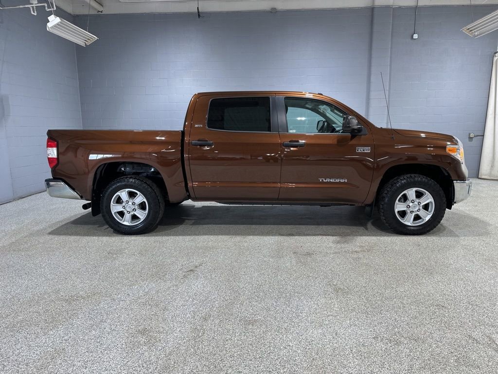 Used 2017 Toyota Tundra SR5 w/ SR5 Upgrade Package image 2