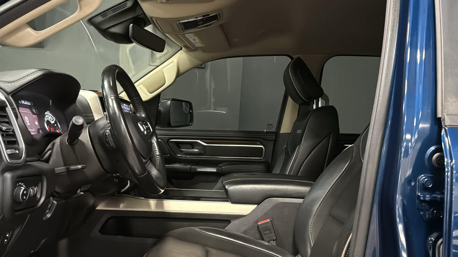 Used 2021 RAM 1500 Laramie AWD/4WD image 10