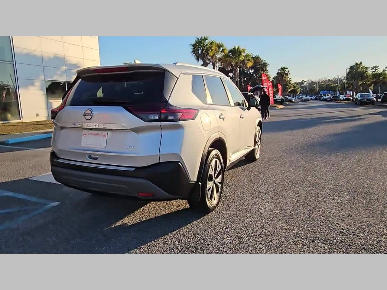 Used 2022 Nissan Rogue SV w/ SV Premium Package image 35