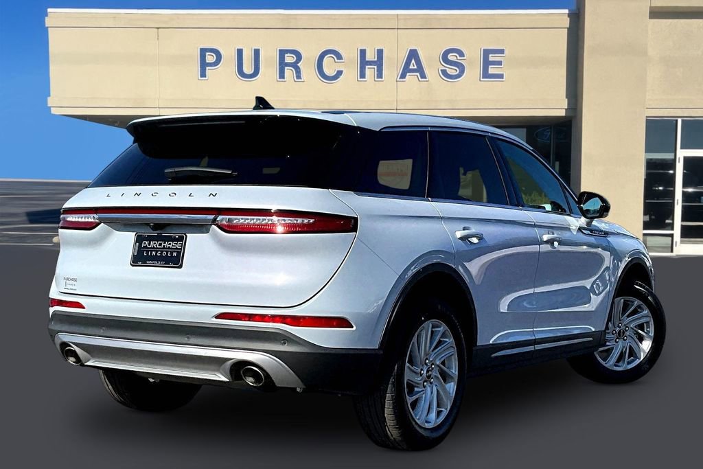 Used 2025 Lincoln Corsair Premiere image 6