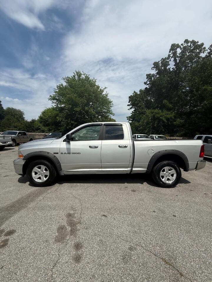 Used 2011 RAM 1500 Classic SLT image 3