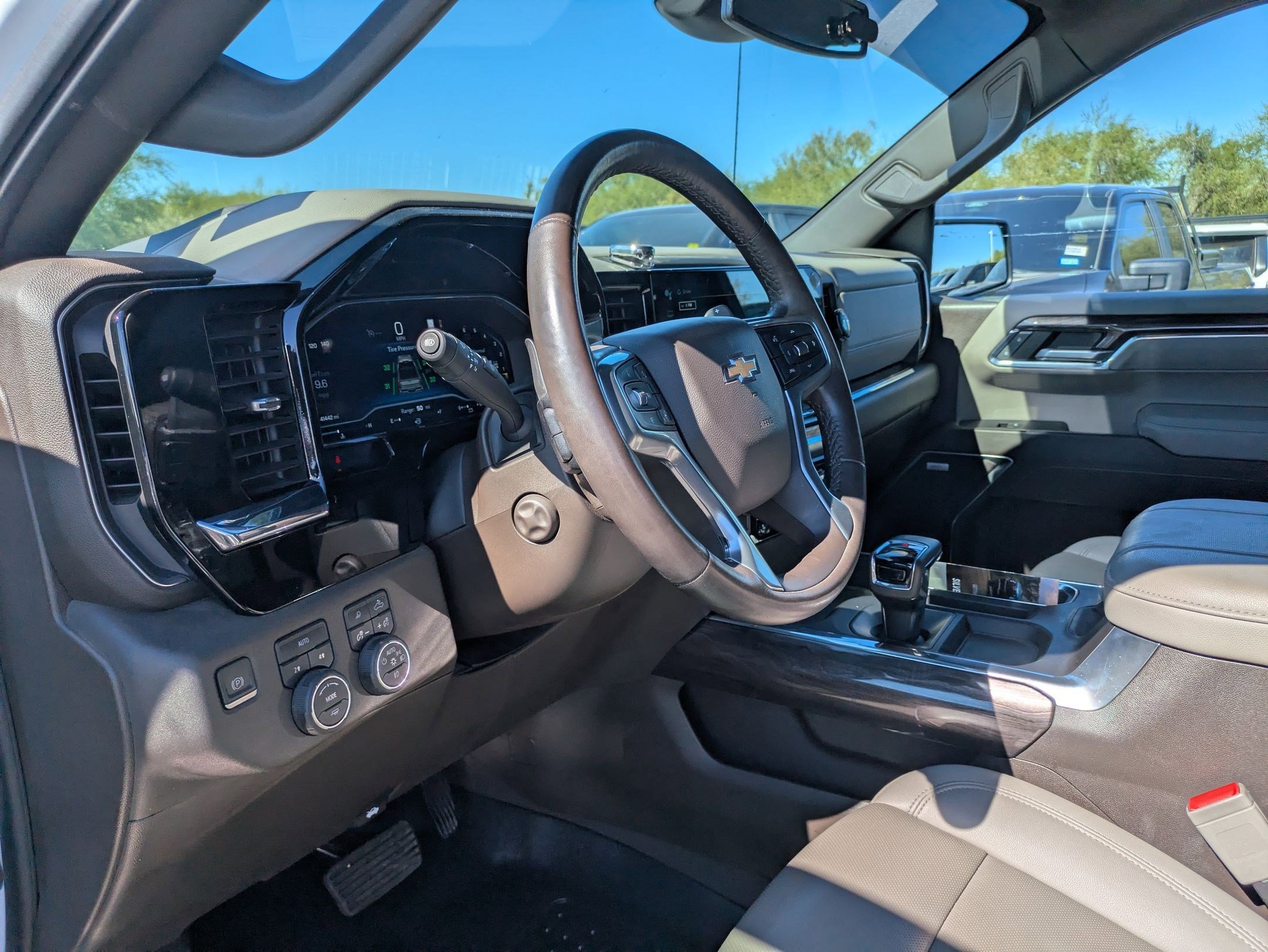 Certified 2023 Chevrolet Silverado 1500 LTZ image 9