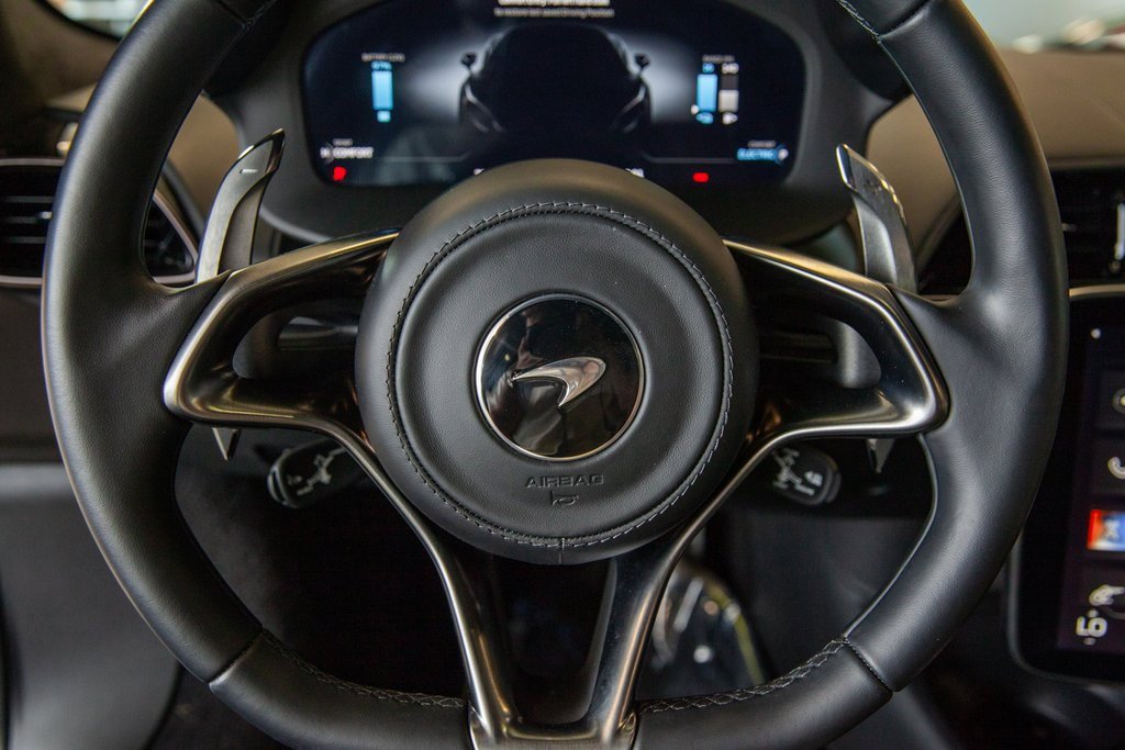 Used 2023 McLaren Artura image 17