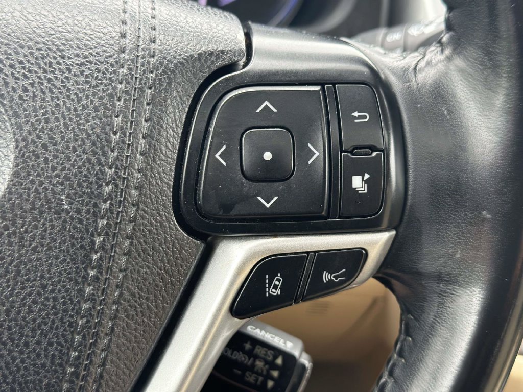 Used 2018 Toyota Highlander XLE w/ Protection Package #3 AWD/4WD image 38