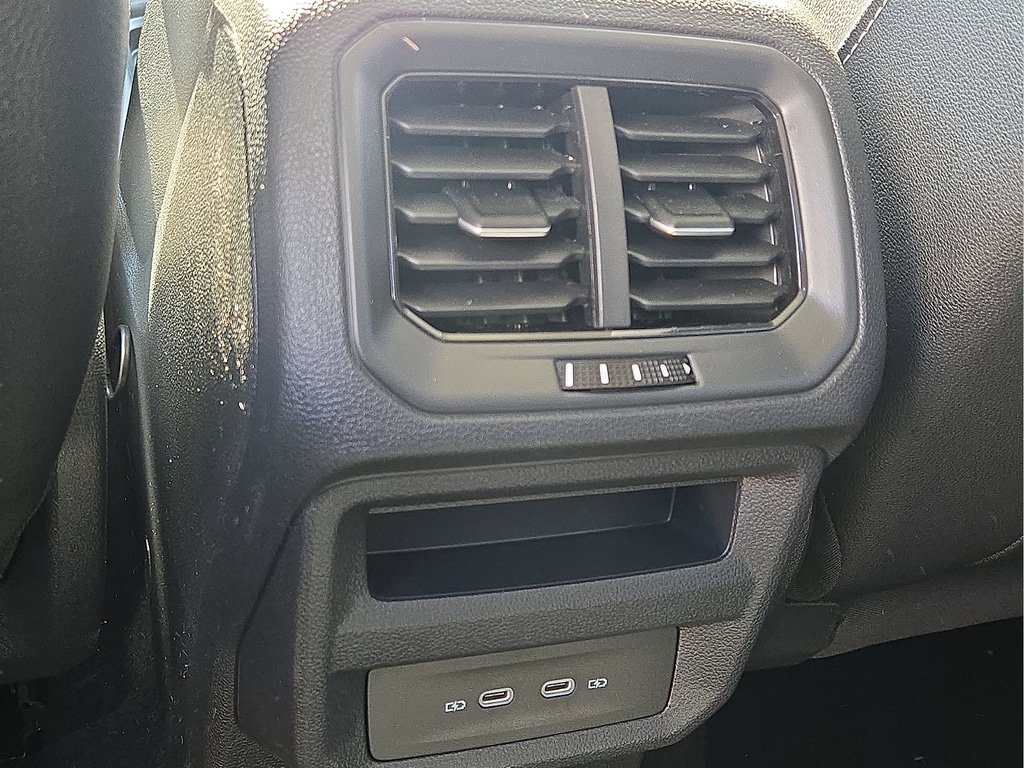 New 2026 Volkswagen Taos SE FWD image 12