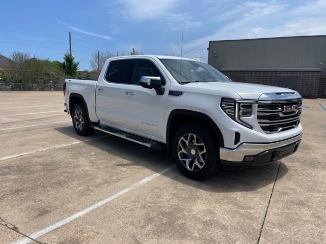 Used 2022 GMC Sierra 1500 SLT w/ SLT Convenience Package AWD/4WD image 3