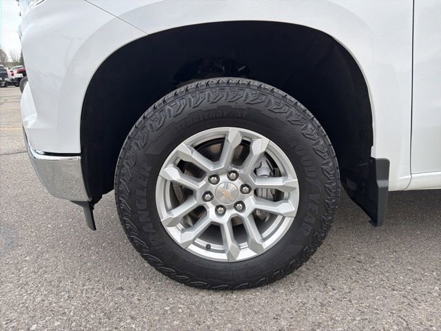 Used 2023 Chevrolet Silverado 1500 LT AWD/4WD image 15