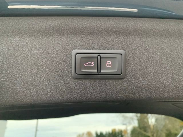 Used 2018 Audi Q3 2.0T Premium Plus w/ Premium Plus Package image 6