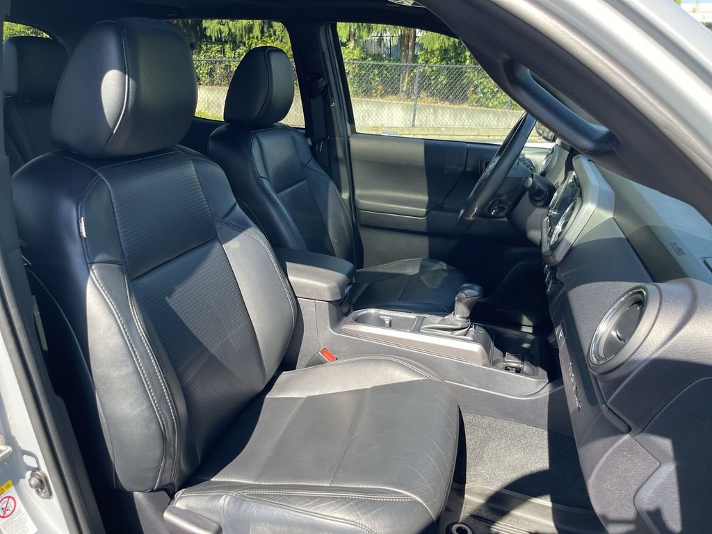 Used 2019 Toyota Tacoma TRD Off-Road AWD/4WD image 28
